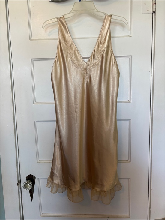 Amanda Stewart Other - Amanda Stewart Intimates Women's Champagne Satin Night Dress Size L